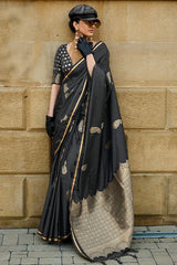 Beautiful-Woven-Silk-Saree-With-Blouse