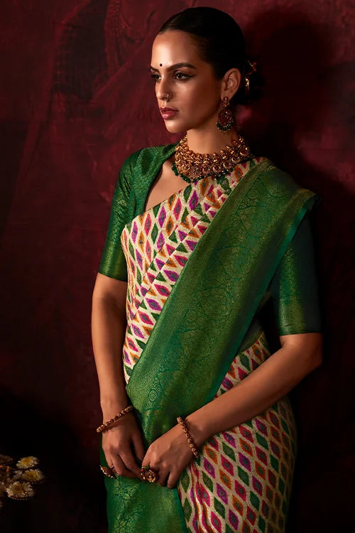 Beautiful Designer Saree With Blouse