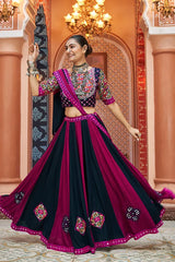 Beautiful Artwork with Best Chaniya Choli for Navratri